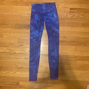Blue tie dye lulu lemon leggings